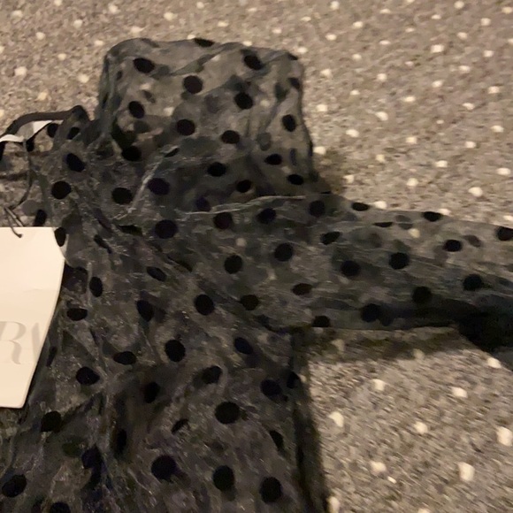 Zara bloggers favorite polka dot top - Picture 8 of 8